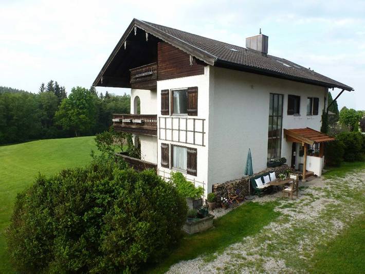 Ganze Ferienwohnung, Ferienwohnungen Antl - Ferienwohnung Ost, 40 qm Dachgeschoss, 1 kombiniertes Wohn- und Schlafzimmer in Höslwang, Chiemsee