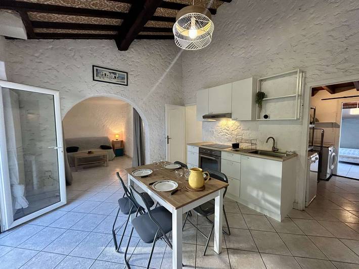 Ferienhaus mit 3 Zimmern, Terrasse und Parkplatz in Saint-Cyprien in Saint-Cyprien-Plage, Saint-Cyprien