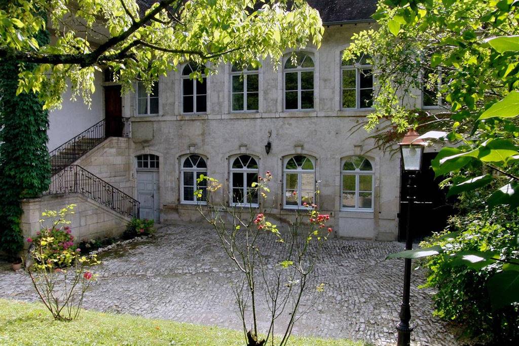 Gite "Ancien Hôtel de Grimont" in Ornans, Jura Francais