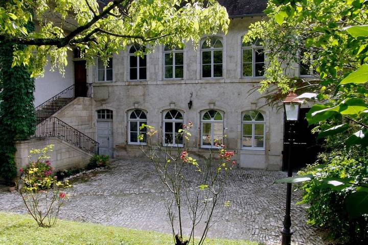 Gîte pour 9 personnes, avec jardin