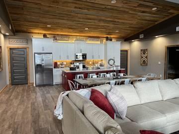 Log Cabin for 16 People in Ouachita National Forest, Arkansas, Photo 1