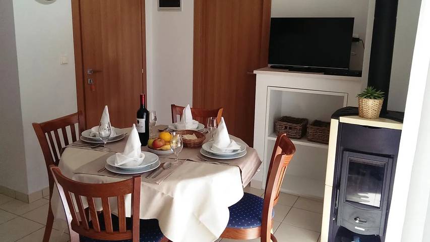 Gîte pour 3 personnes, avec terrasse, animaux acceptés à Sali - 2