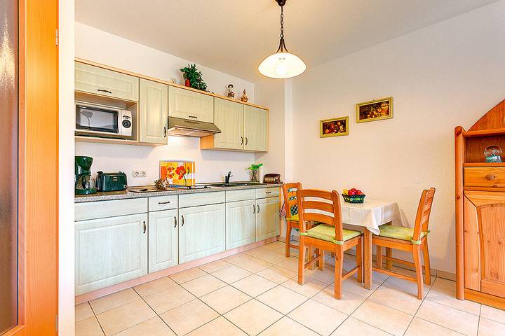 Geheel vakantieappartement, Vakantieappartement voor 3 personen met terras in Graal-Müritz, Rostock en omgeving