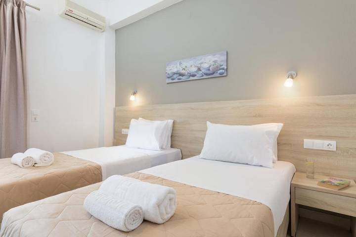 Hôtel pour 2 personnes, avec Balcon et Terrasse ainsi que Jardin et Piscine
