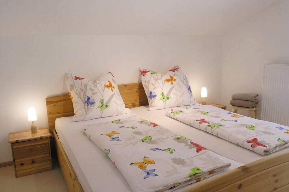Ganze Wohnung, Ferienwohnung Nr. 2 mit 50 qm in Gollenshausen am Chiemsee, Gstadt am Chiemsee