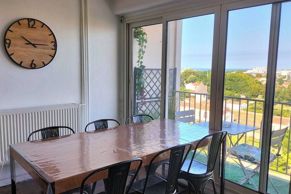 Apartamento entero, New: large, bright apartment with sea view near center and port in La Rochelle, Región de La Rochelle