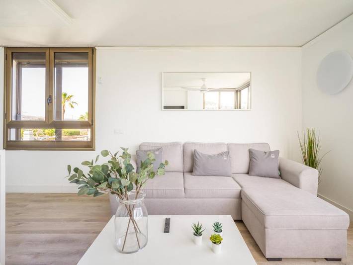 Apartamento para 2 personas, con piscina y jardín en Campo Internacional