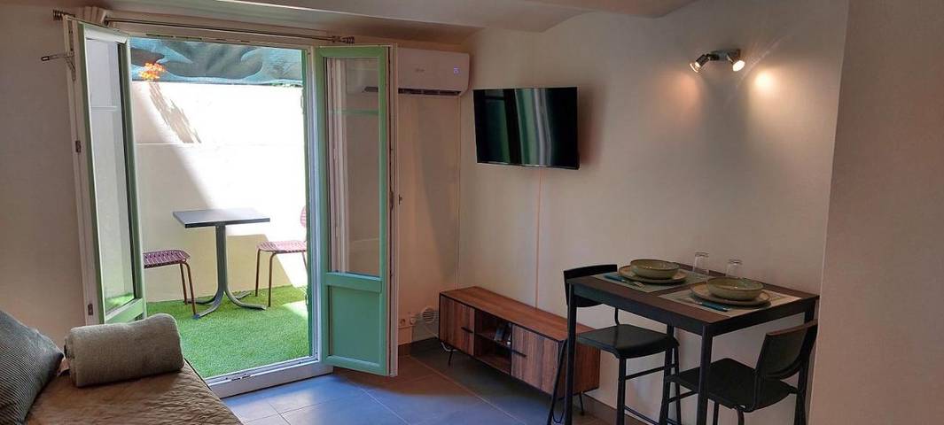 Gîte pour 3 personnes, avec terrasse et jardin, animaux acceptés dans Cathedrale Orthodoxe Saint Nicolas Nice