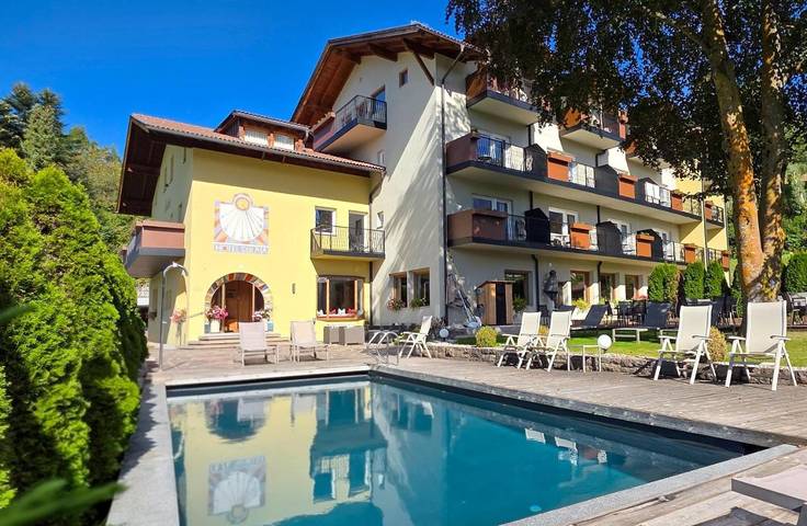 Hôtel pour 3 personnes, avec jardin ainsi que sauna et piscine