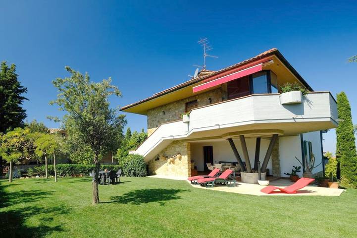 Appartamento per 5 persone, con Balcone e Terrazza nonché Giardino e Panorama a San Quirico d'Orcia