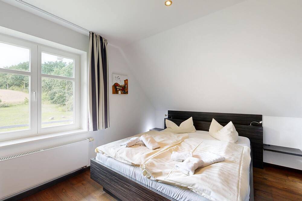 Exklusive Ausstattung in ruhiger Lage mit Meerblick, Kamin, Sauna, Garten in Groß Stresow, Putbus
