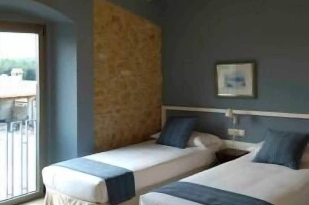 Excepcional casa rural aislada en paraje idílico  ideal para familias y grupos in Vilavenut, Fontcuberta