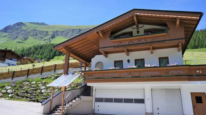 Ferienwohnung für 5 Personen, mit Balkon und Terrasse sowie Ausblick am Hintertuxer Gletscher - 3