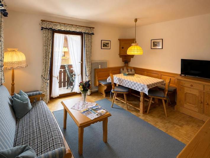 Ferienwohnung für 3 Personen, mit Ausblick und Seeblick sowie Balkon in St. Gilgen - 2