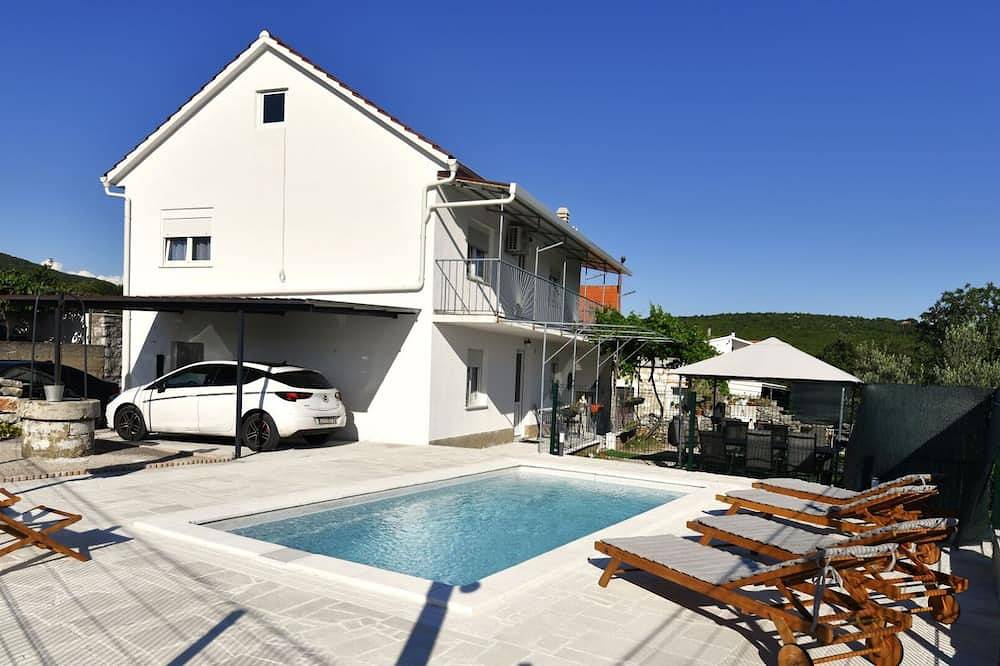 Holiday Home Dino by Villas Guide in Dalmatinisches Zagora