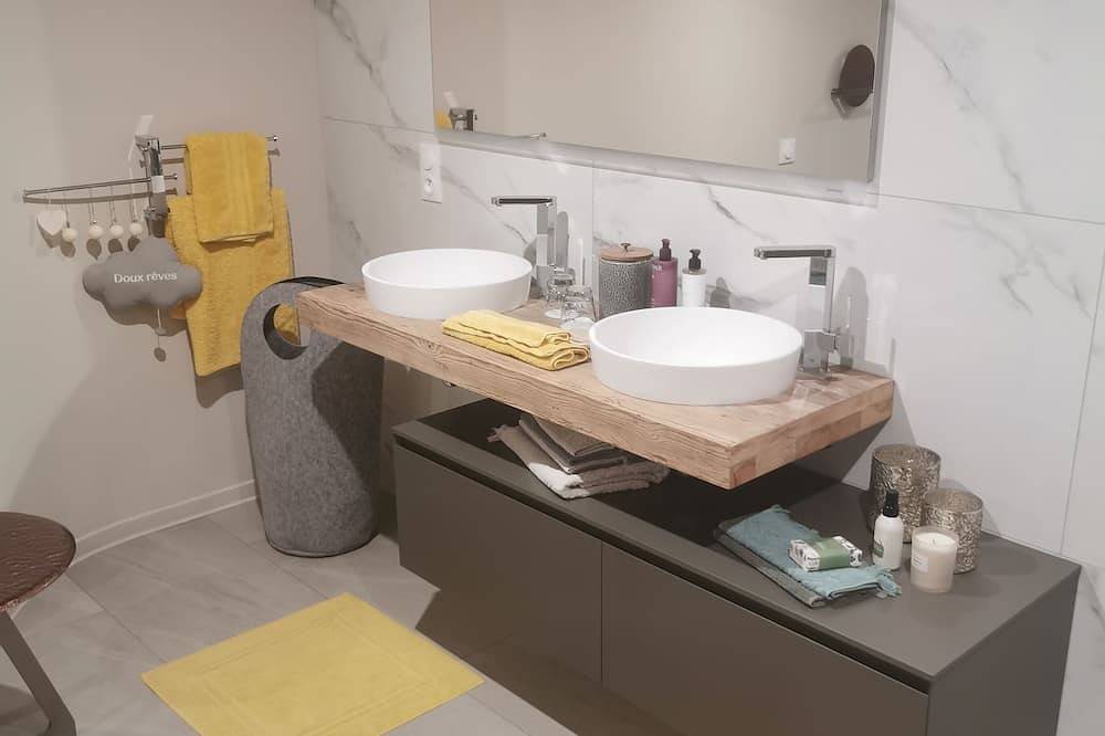 Appartement entier, Un logement cocooning de 65m2 tout confort. A proximité des stations de ski. in Zimmerbach, Région de Colmar