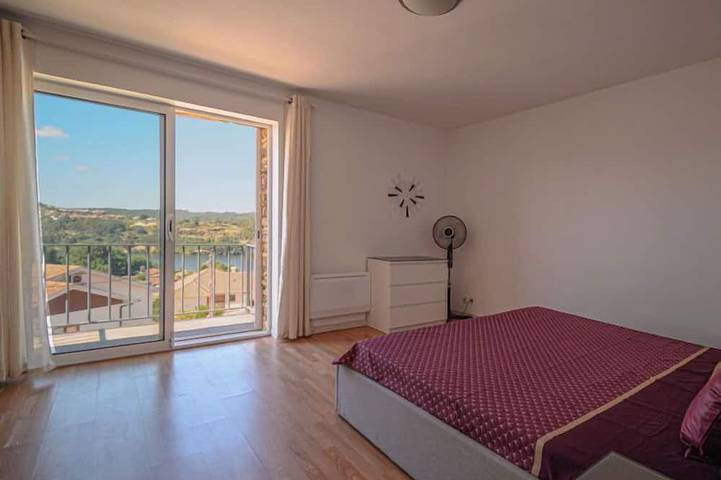 Location de vacances pour 6 personnes, avec jardin et balcon dans Melres - 2