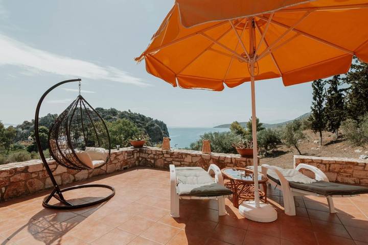 Ferienhaus für 6 Personen, mit Terrasse und Ausblick sowie Garten in Tolo