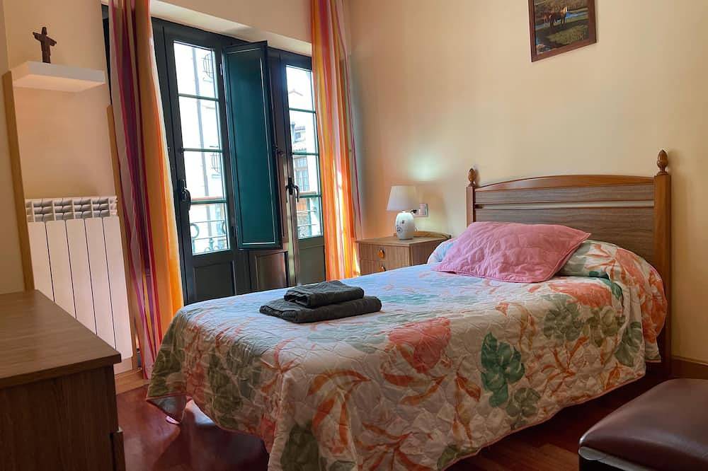 Entire apartment, Apartamento La Covadonguina en el Centro de Cangas de Onis, Asturias in Cangas de Onís, Asturias Province