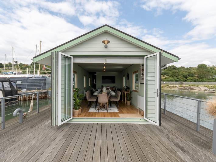 The Pontoon! - Pass the Keys in Southend-on-Sea, Este de Inglaterra