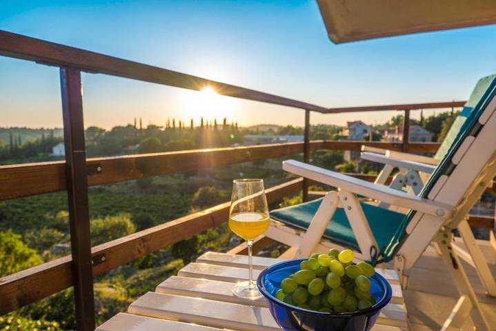 Ferienwohnung für 2 Personen, mit Ausblick und Balkon - 1