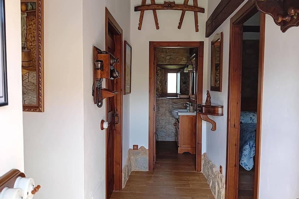 Casa Histórica Gallega de Piedra  para 2 personas in Curtis, Provincia de La Coruña