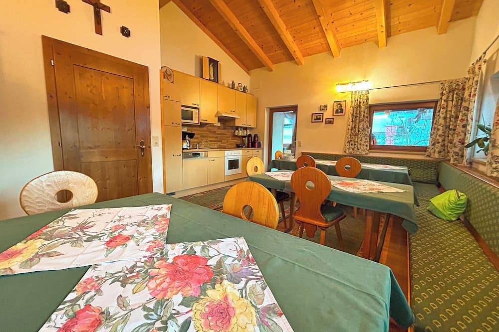 Cozy twin room with mountain view in Niederau, Wildschönau
