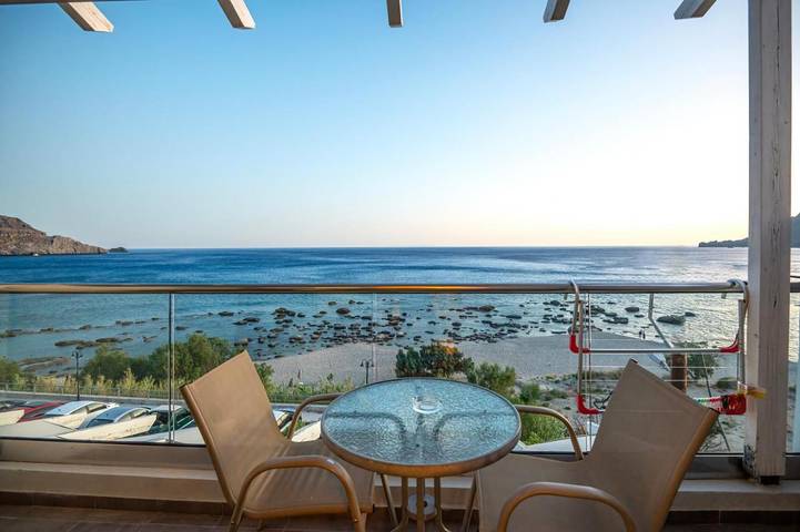 Appart’hôtel pour 2 personnes, avec Balcon et Terrasse ainsi que Jardin et Vue
