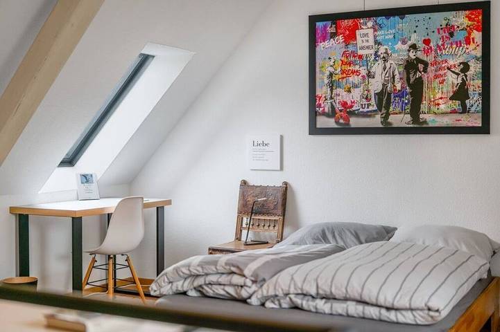 Ganze Wohnung, Modernes Loft am Rebberg im historischen Winzerhof mit Pool, Hunde erlaubt! in Norsingen, Ehrenkirchen
