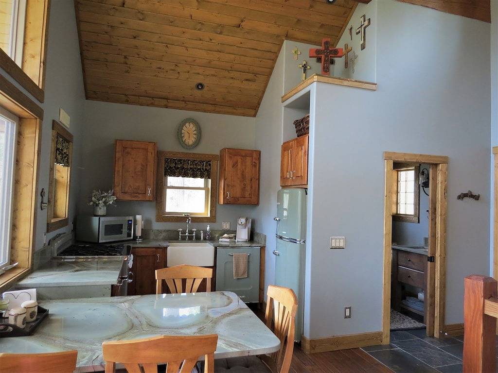 Nestled-in-pines, sooth-your-soul custom home with an incredible mountain view. in San Juan National Forest