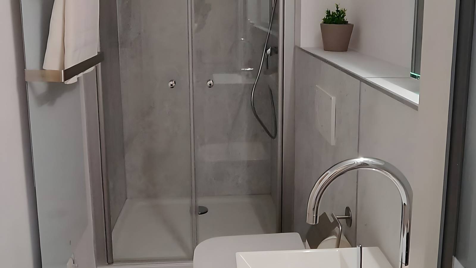 Entire apartment, Chalet am Diemelsee: Apartment with Terrace in the Sauerland in Diemelsee, Upland