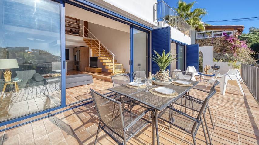 Ferienhaus "Costacabana - Casa Adora" mit Bergblick, Gemeinschaftspool und WLAN in Santa Maria de Llorell, Tossa de Mar