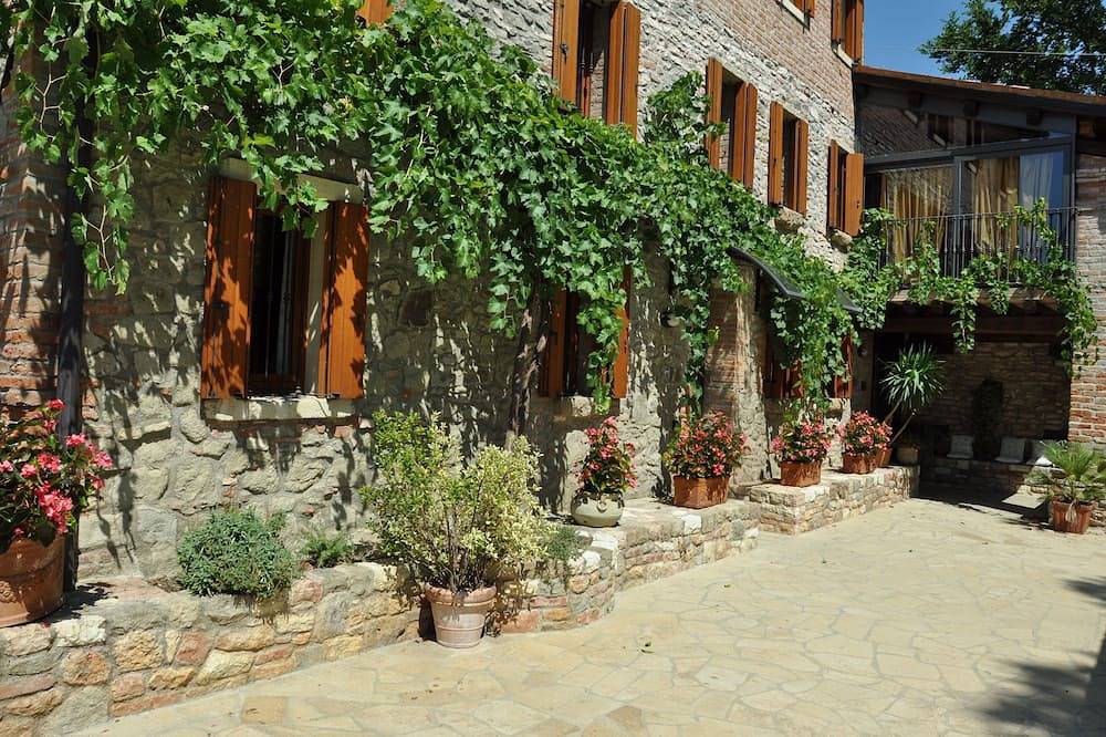 Ganze Wohnung, Apartment B & B in einem neunzehnten Jahrhundert original Steinhaus in den Euganeischen Hügeln in Cervarese Santa Croce, Euganeische Hügel