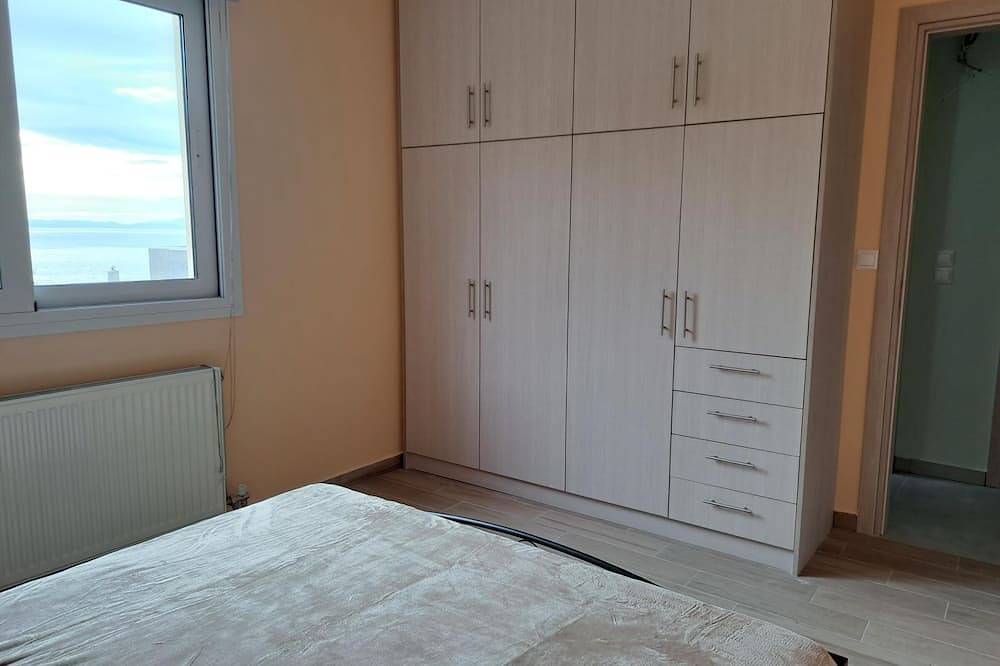 Ferienwohnung in traumhafter Lage direkt am Meer, direkter Strandzugang, Euböa in Euböa