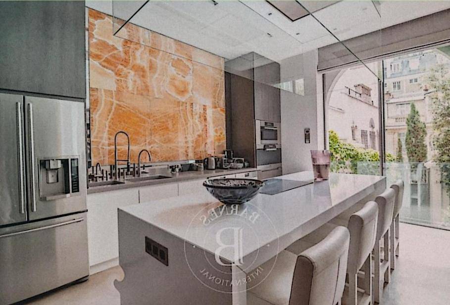 Two-Bedroom House in Paris, Ile de France