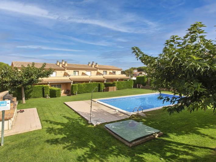 Casa de vacaciones para 6 personas, con terraza además de piscina y jardín - 1