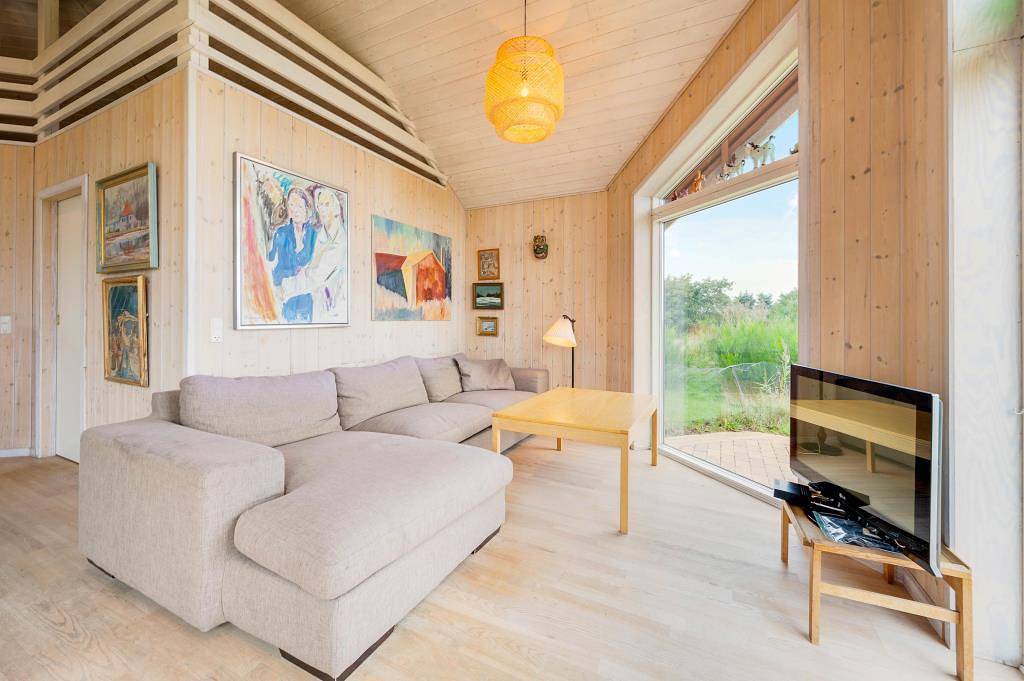 Holiday home with panoramic views of Ringkøbing Fjord in Nørre Lyngvig, Hvide Sande