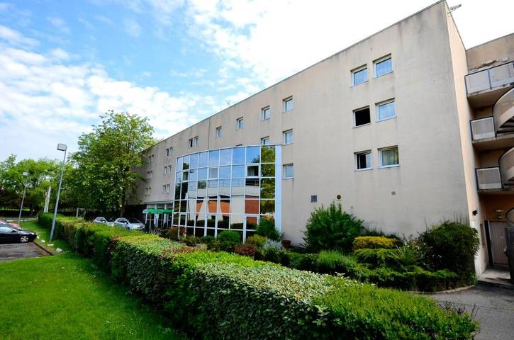 Hôtel pour 3 personnes, avec terrasse dans Parc des Expositions de Villepinte - 2