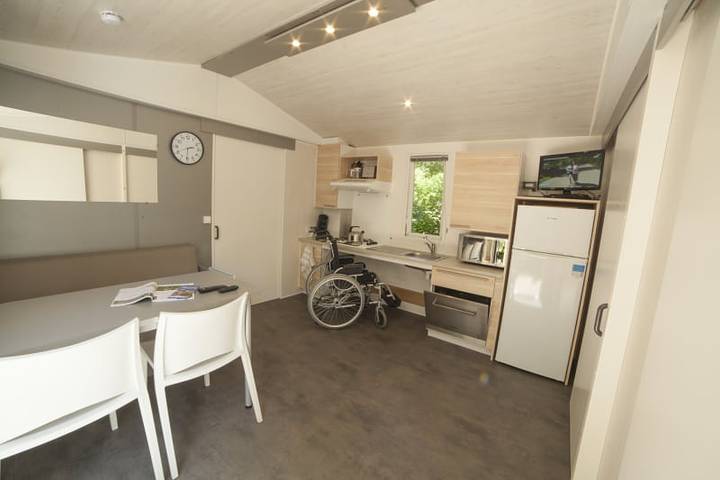 Caravane pour 4 personnes, avec terrasse et balcon/terrasse à Belvès - 2