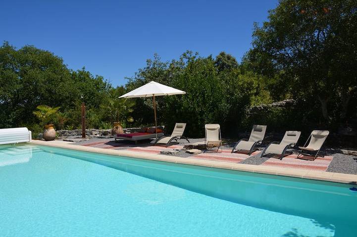 Location de vacances pour 12 personnes, avec Jardin à Les Vans
