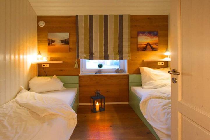 Ferienhaus für 10 Personen, mit Whirlpool und Terrasse sowie Garten und Sauna in Geltinger Bucht - 2