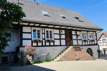 Gîte pour 8 personnes, avec jardin à Cleebourg