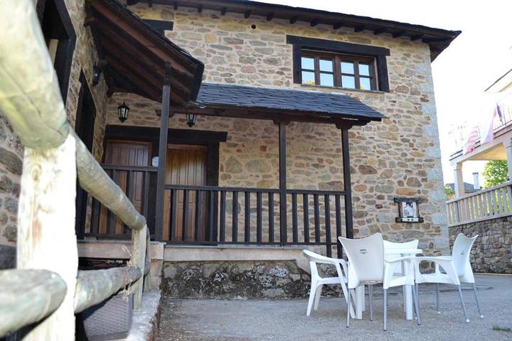 Casa rural para 7 personas, con vistas y balcón en Lago de Sanabria - 2