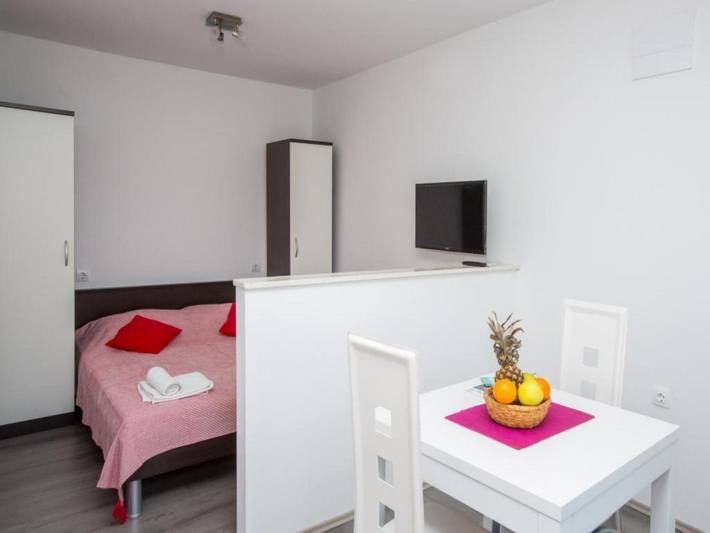 Ferienwohnung für 2 Personen, mit Balkon und Whirlpool sowie Pool und Sauna in Grad Dubrovnik - 2