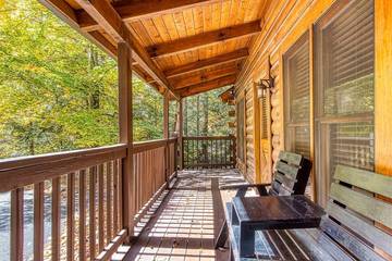Log Cabin for 4 Guests in Pigeon Forge, Sevier County, Picture 4