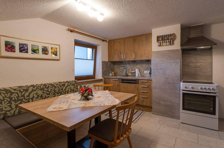 Ganze Ferienwohnung, Doppelzimmer ohne Balkon in Längenfeld, Ötztal