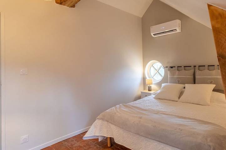 Gîte pour 4 personnes, avec piscine et terrasse à La Ménitré - 4