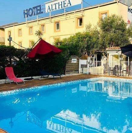 Hôtel pour 3 personnes, avec piscine ainsi que terrasse et sauna, animaux acceptés