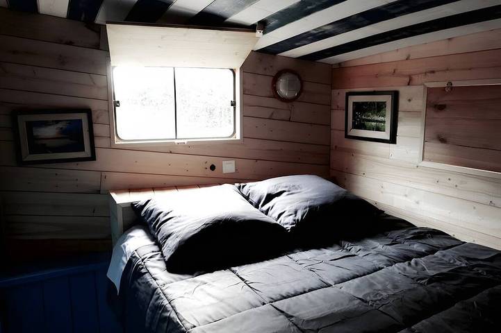 Péniche pour 2 personnes, avec jardin dans Brissac-Loire-Aubance - 3