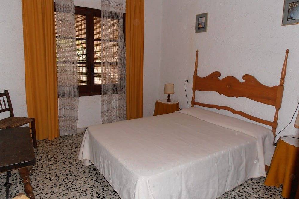 Nice and relax Mediterranean villa with free wifi in Montroig, Costa Dorada